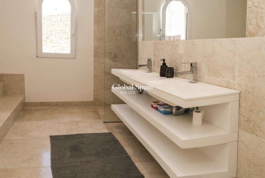 Resale - VILLA -
MORAIRA_TEULADA - Costa Blanca