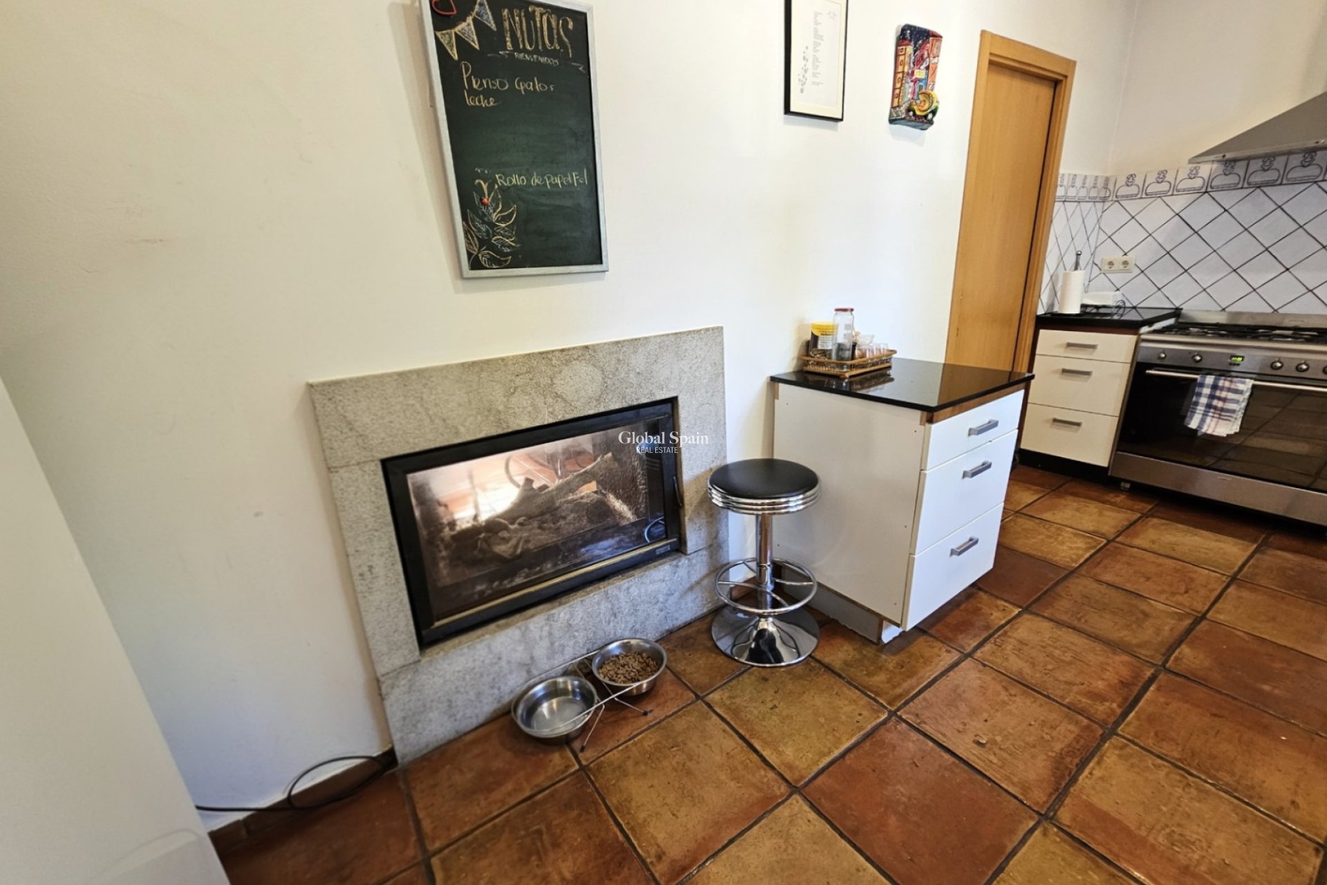 Resale - VILLA -
ONDARA - Inland