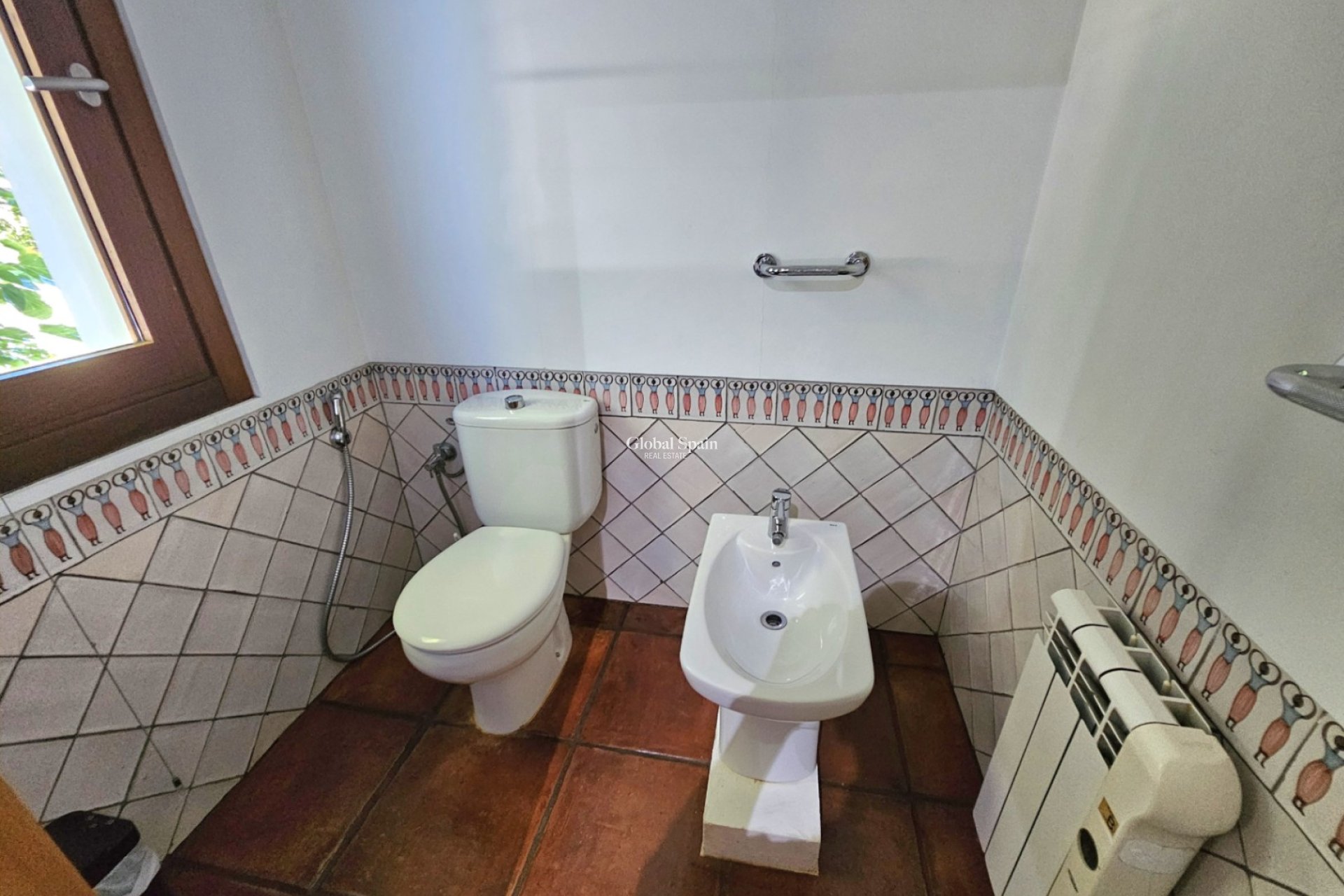 Resale - VILLA -
ONDARA - Inland