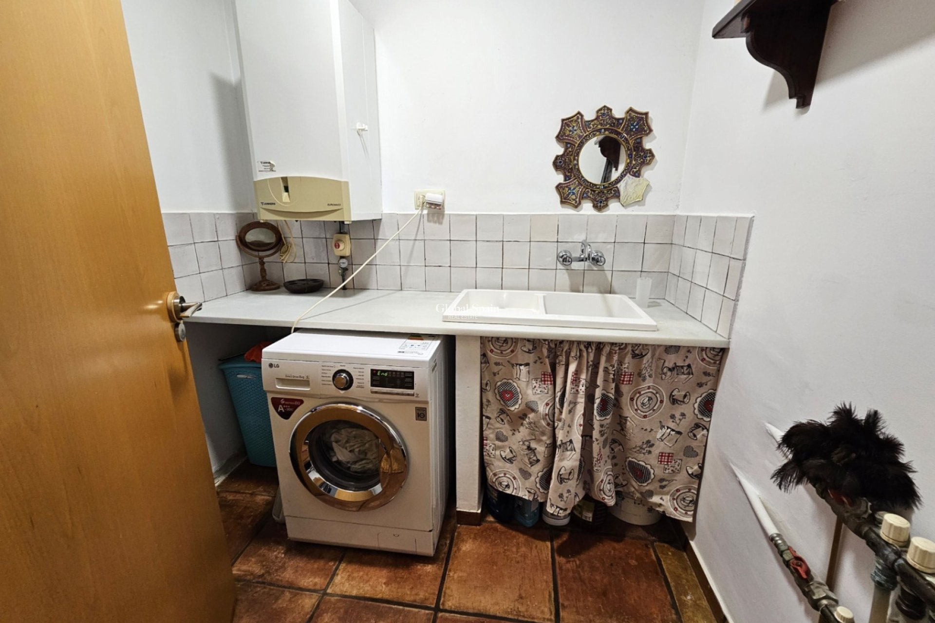 Resale - VILLA -
ONDARA - Inland