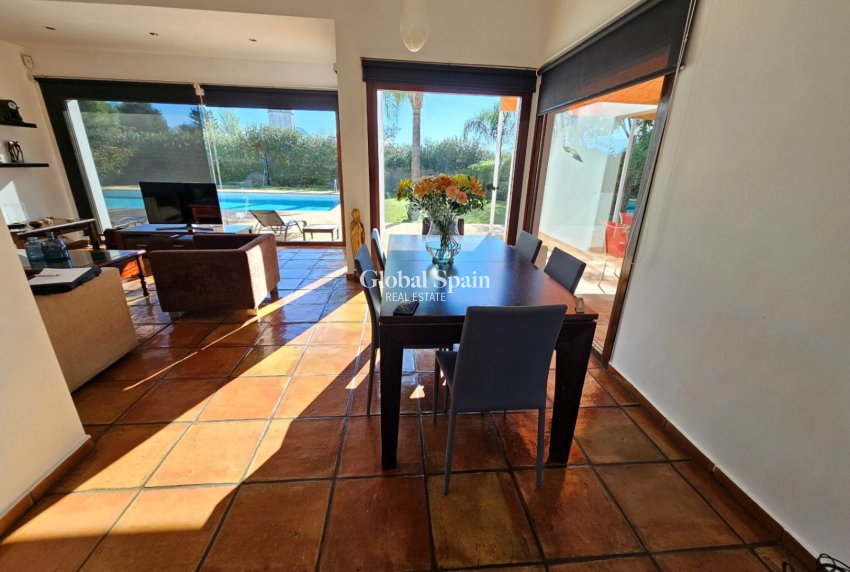 Resale - VILLA -
ONDARA - Inland