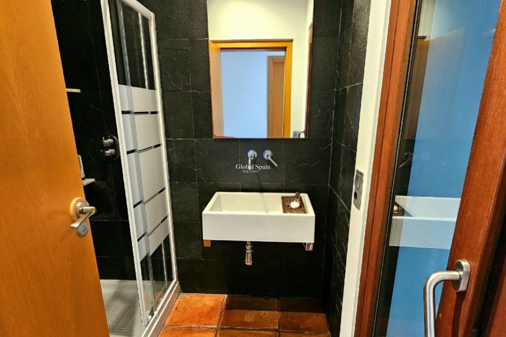 Resale - VILLA -
ONDARA - Inland