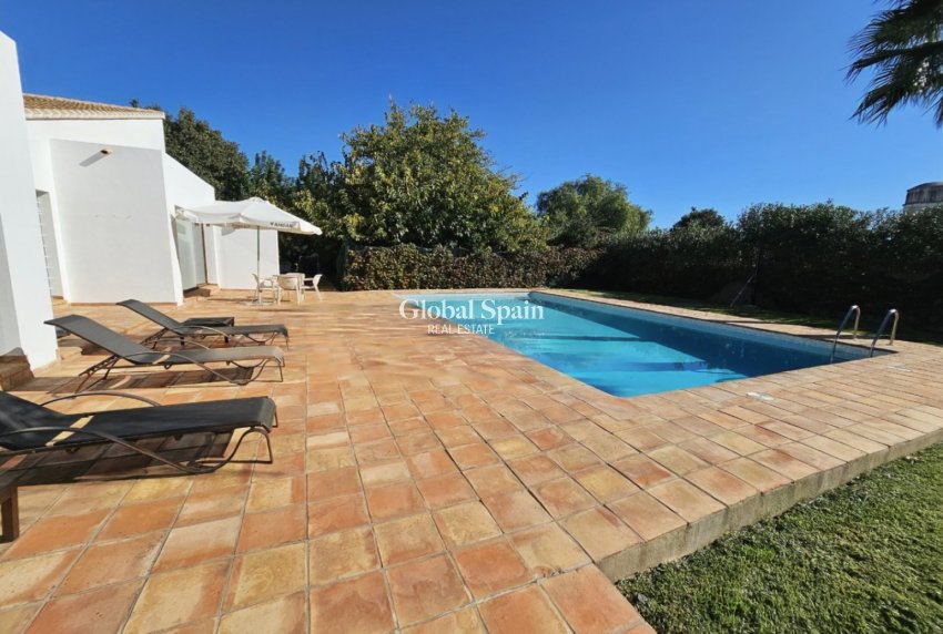 Resale - VILLA -
ONDARA - Inland