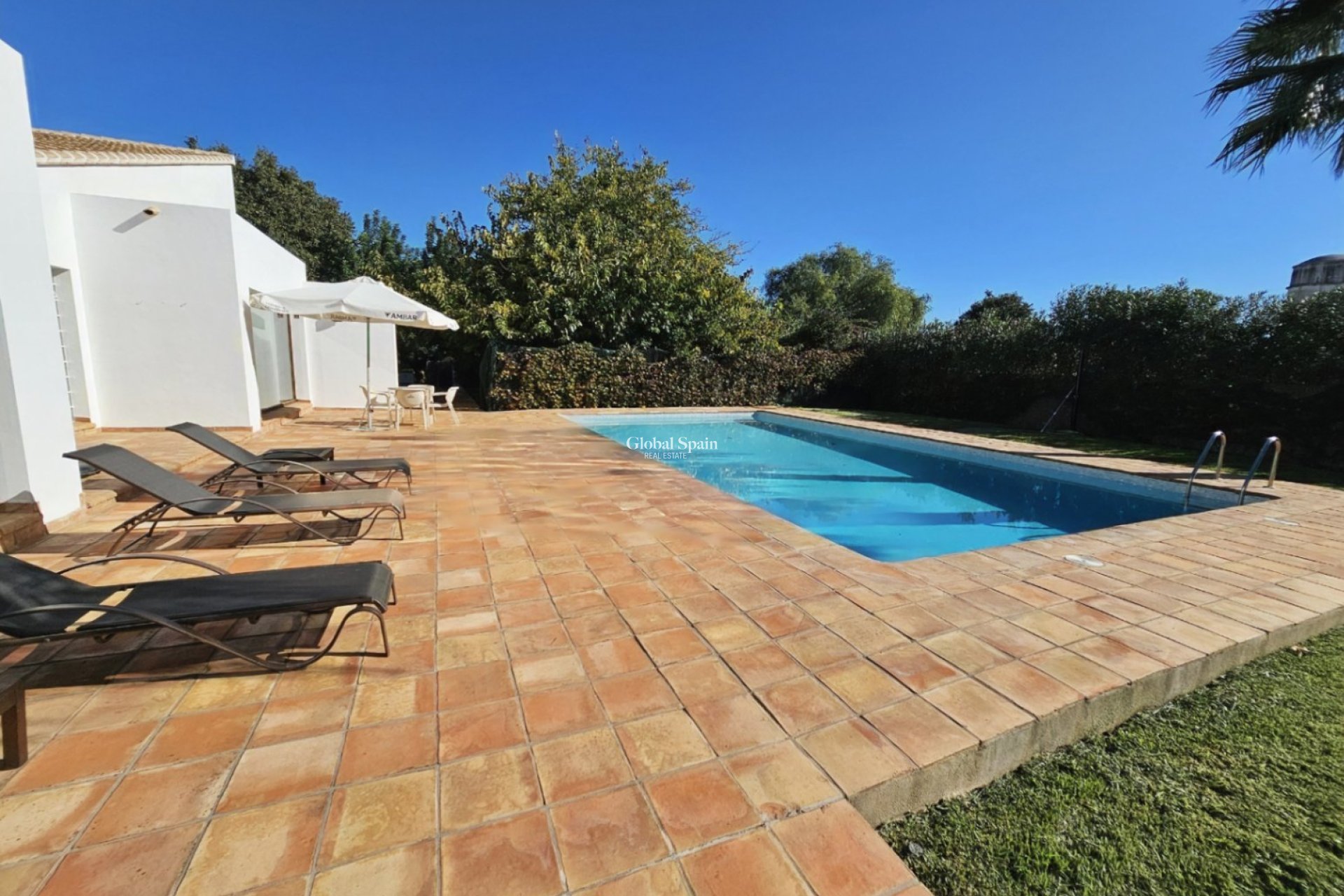 Resale - VILLA -
ONDARA - Inland