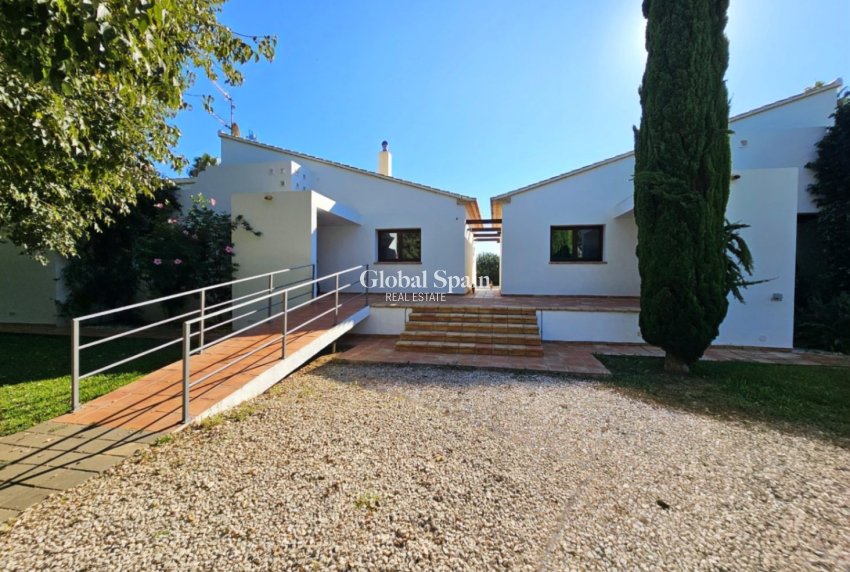 Resale - VILLA -
ONDARA - Inland