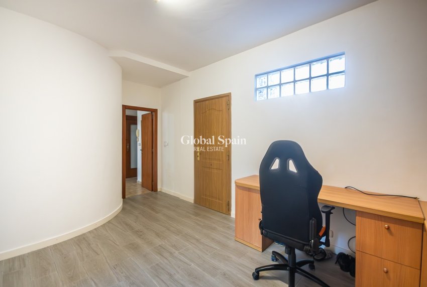 Resale - Villa -
ORIHUELA - Benferri