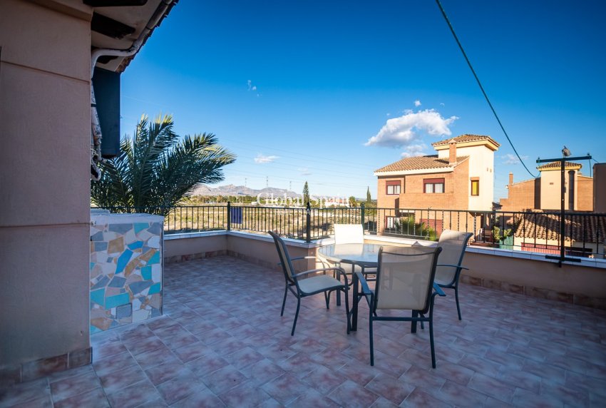 Resale - Villa -
ORIHUELA - Benferri