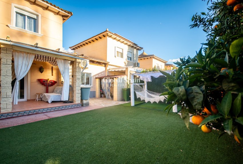 Resale - Villa -
ORIHUELA - Benferri