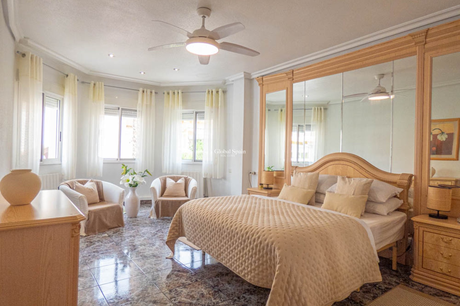 Resale - VILLA -
ORIHUELA - Benferri