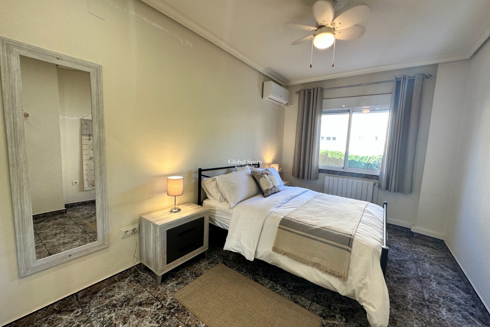 Resale - Villa -
ORIHUELA - Benferri