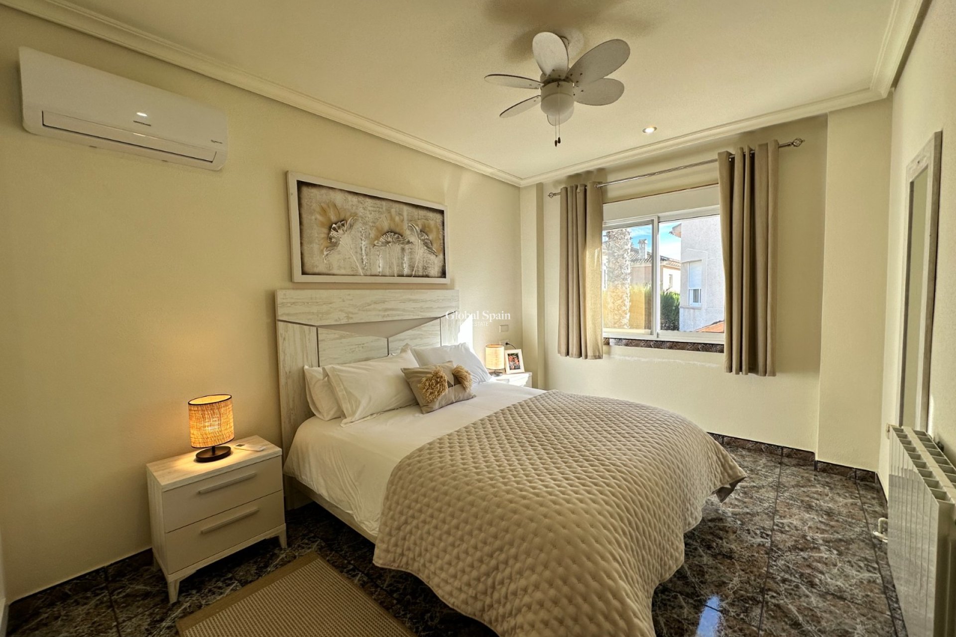 Resale - Villa -
ORIHUELA - Benferri