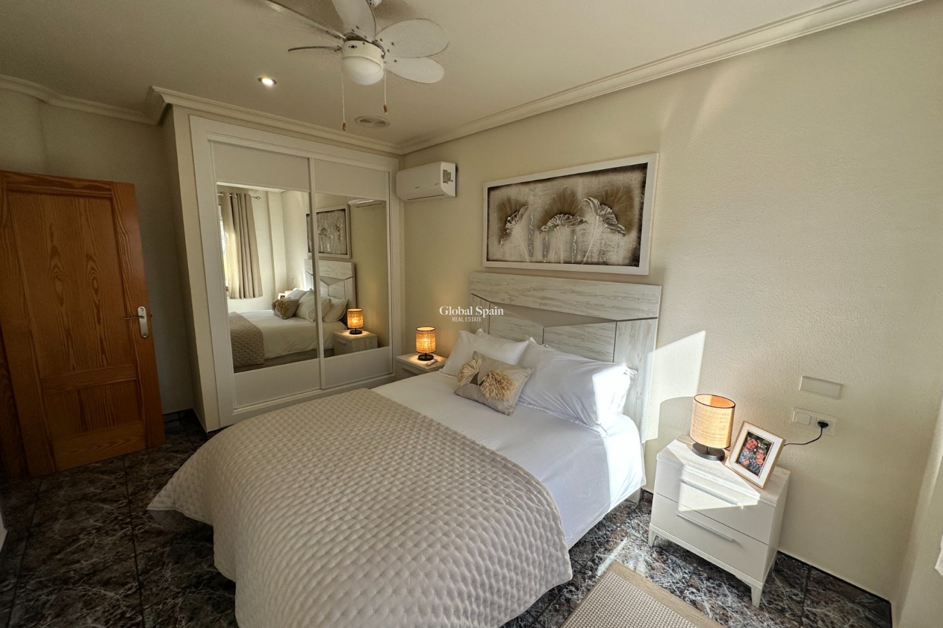 Resale - Villa -
ORIHUELA - Benferri