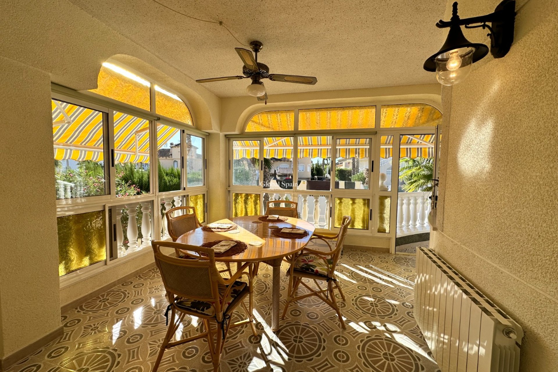 Resale - Villa -
ORIHUELA - Benferri