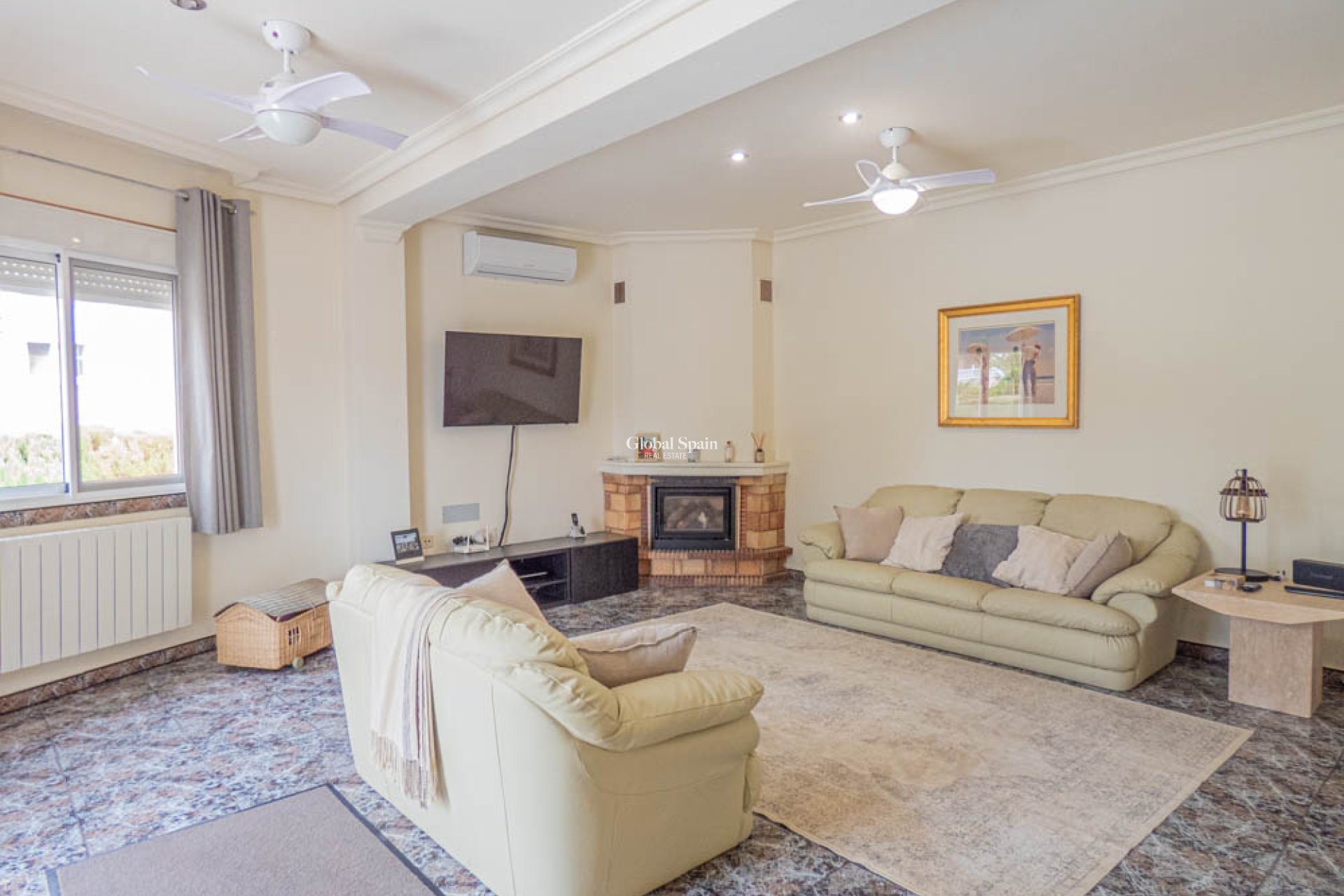 Resale - Villa -
ORIHUELA - Benferri