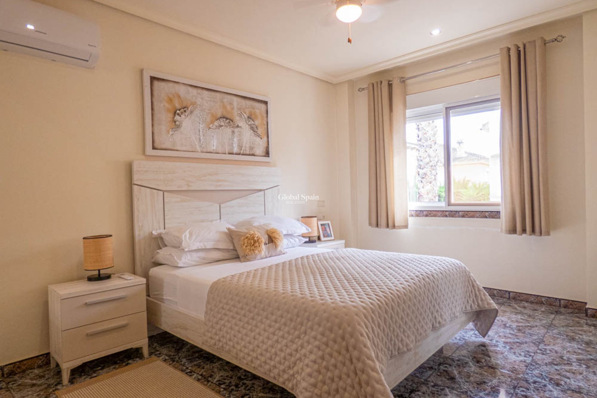 Resale - Villa -
ORIHUELA - Benferri