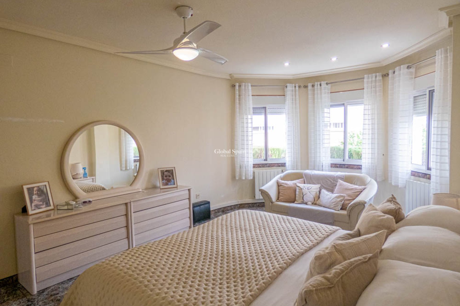 Resale - Villa -
ORIHUELA - Benferri