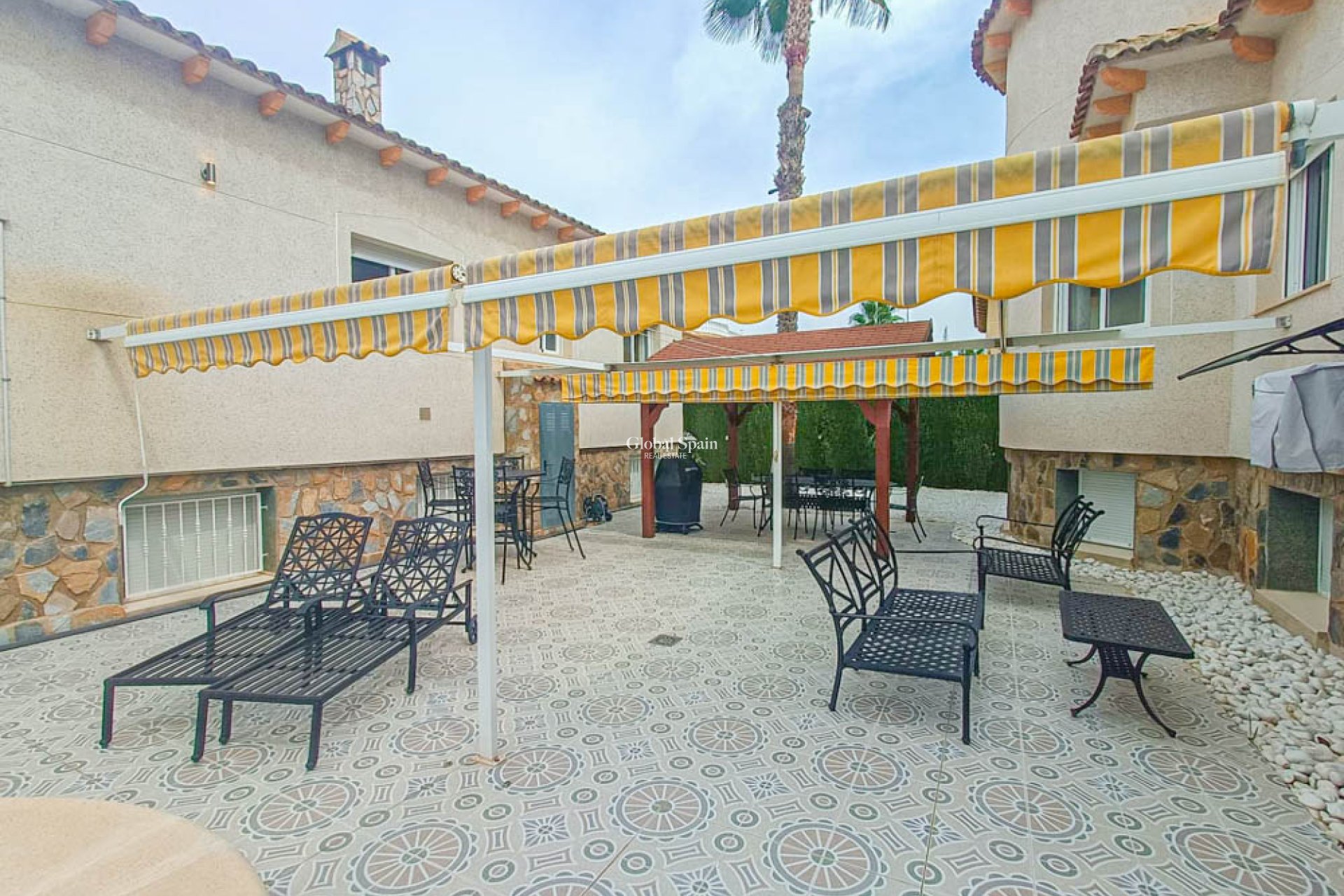 Resale - Villa -
ORIHUELA - Benferri