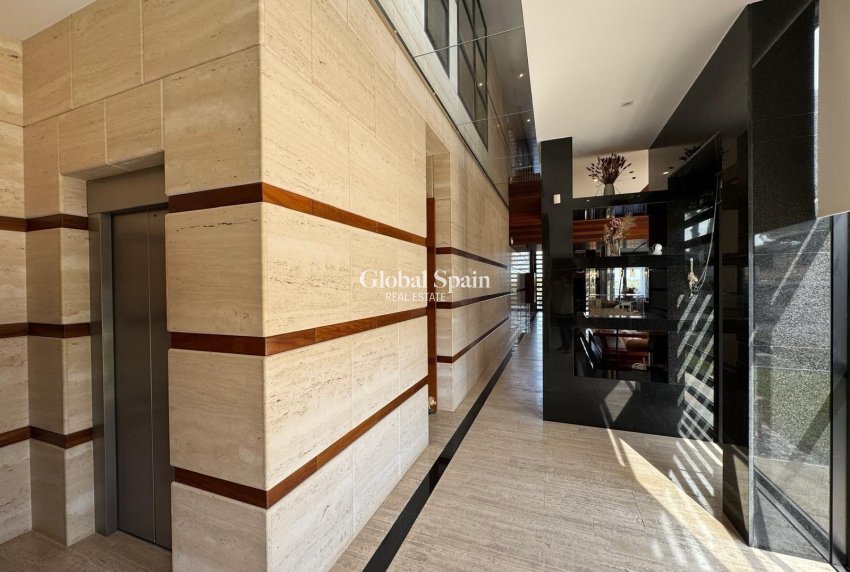 Resale - VILLA -
ORIHUELA COSTA - Altos de campoamor