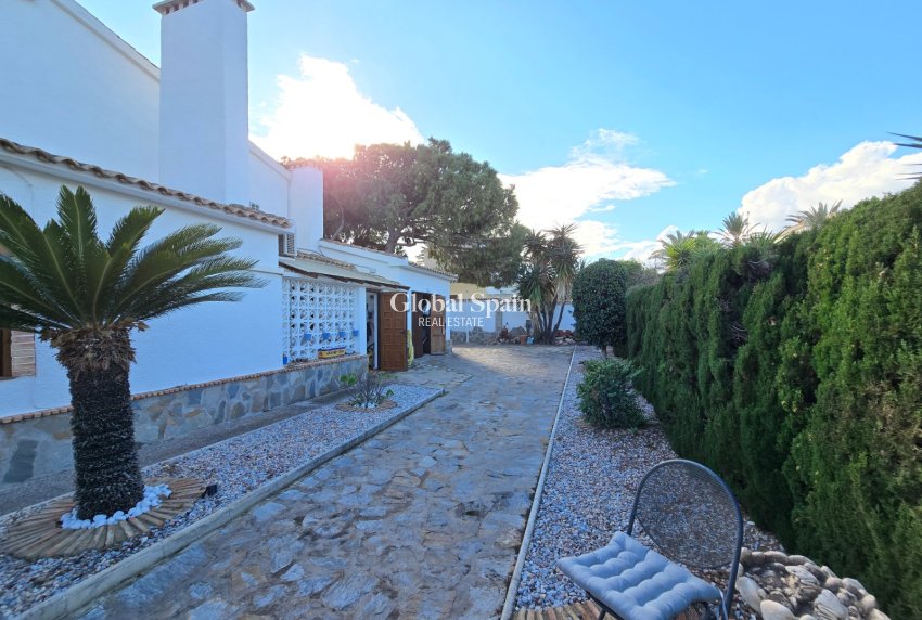 Resale - Villa -
ORIHUELA COSTA - CABO ROIG