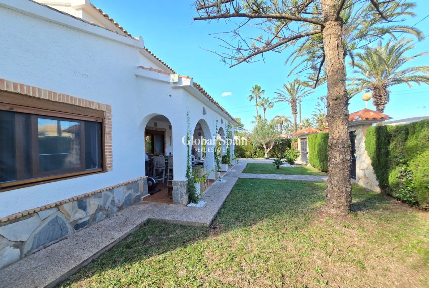 Resale - Villa -
ORIHUELA COSTA - CABO ROIG