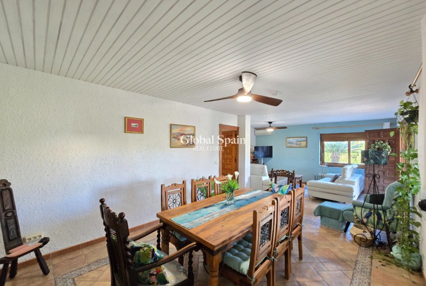 Resale - Villa -
ORIHUELA COSTA - CABO ROIG