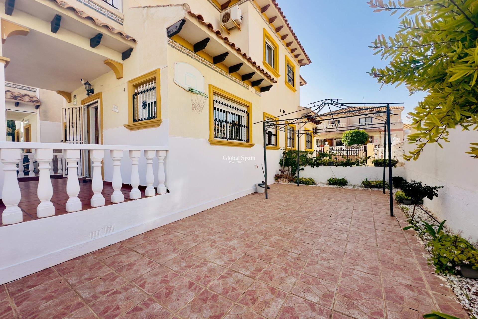 Resale - VILLA -
ORIHUELA COSTA - CABO ROIG