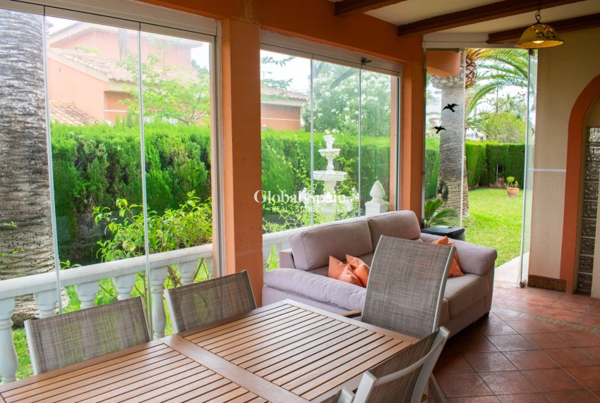 Resale - VILLA -
ORIHUELA COSTA - Cabo Roig *