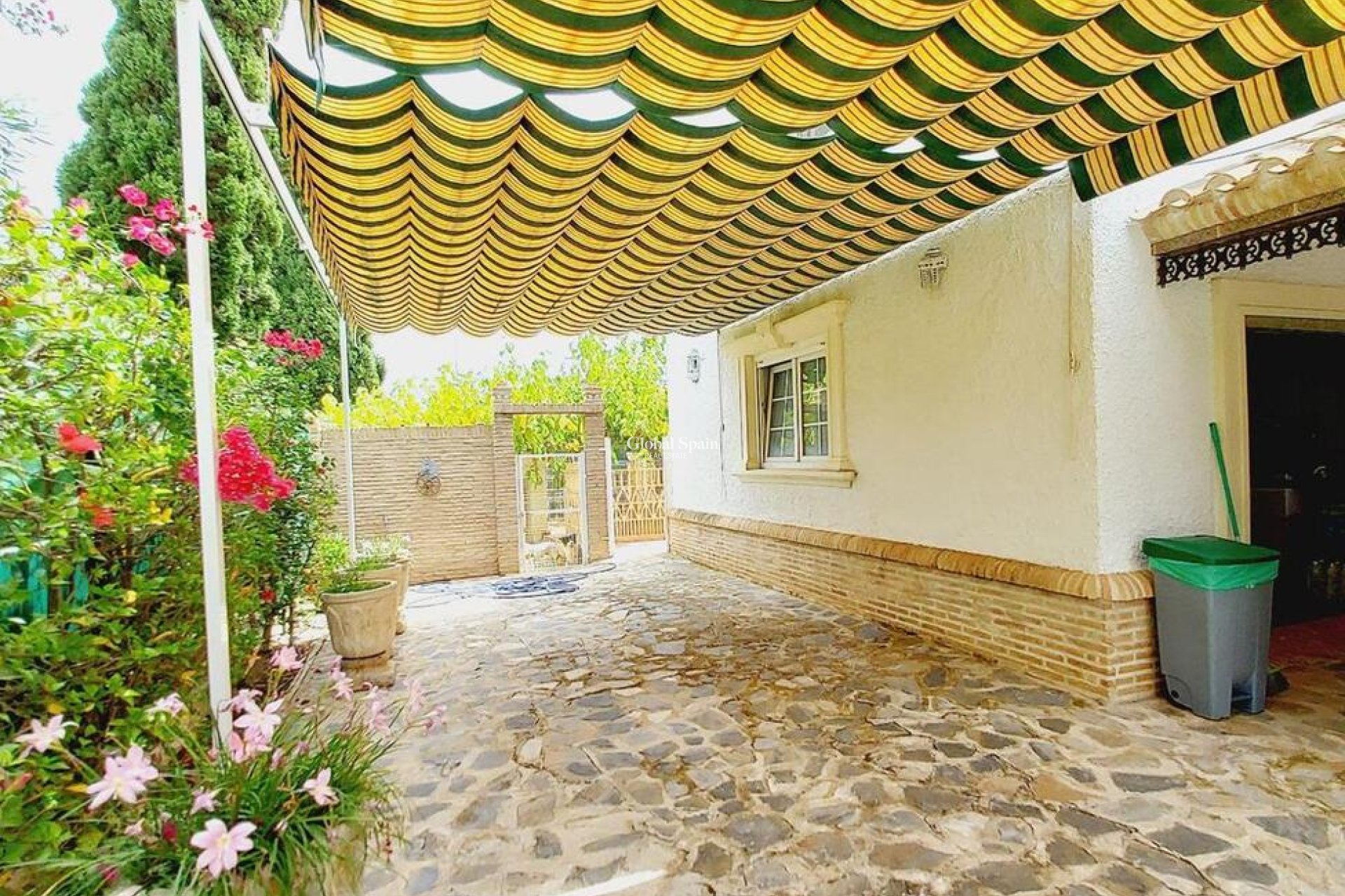 Resale - VILLA -
ORIHUELA COSTA - CABO ROIG