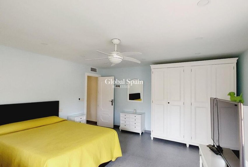 Resale - VILLA -
ORIHUELA COSTA - CABO ROIG