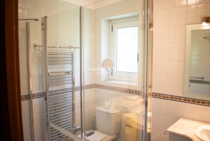 Resale - VILLA -
ORIHUELA COSTA - Cabo Roig *