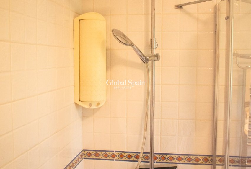 Resale - VILLA -
ORIHUELA COSTA - Cabo Roig *