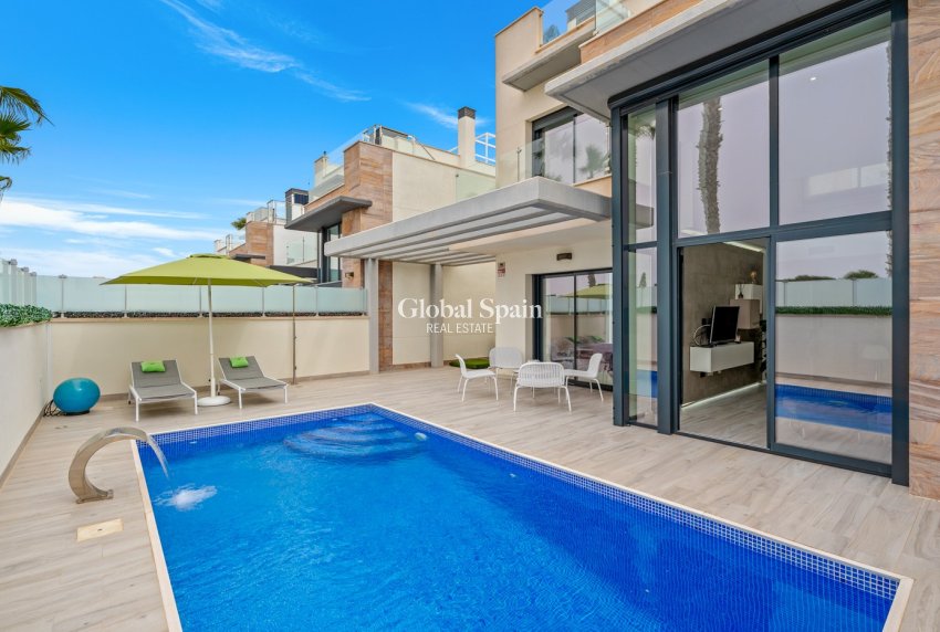 Resale - VILLA -
ORIHUELA COSTA - CABO ROIG