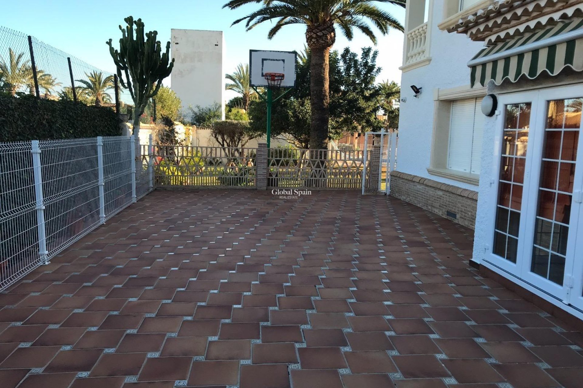 Resale - VILLA -
ORIHUELA COSTA - CABO ROIG