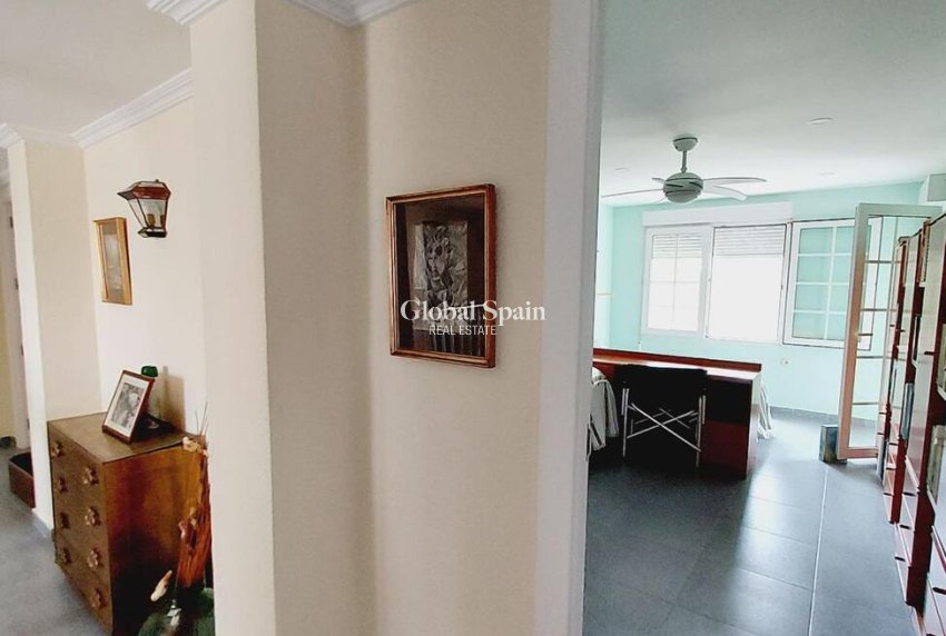 Resale - VILLA -
ORIHUELA COSTA - CABO ROIG