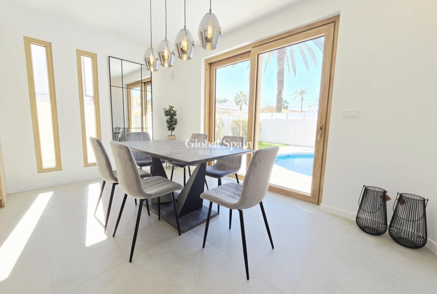 Resale - VILLA -
ORIHUELA COSTA - CABO ROIG