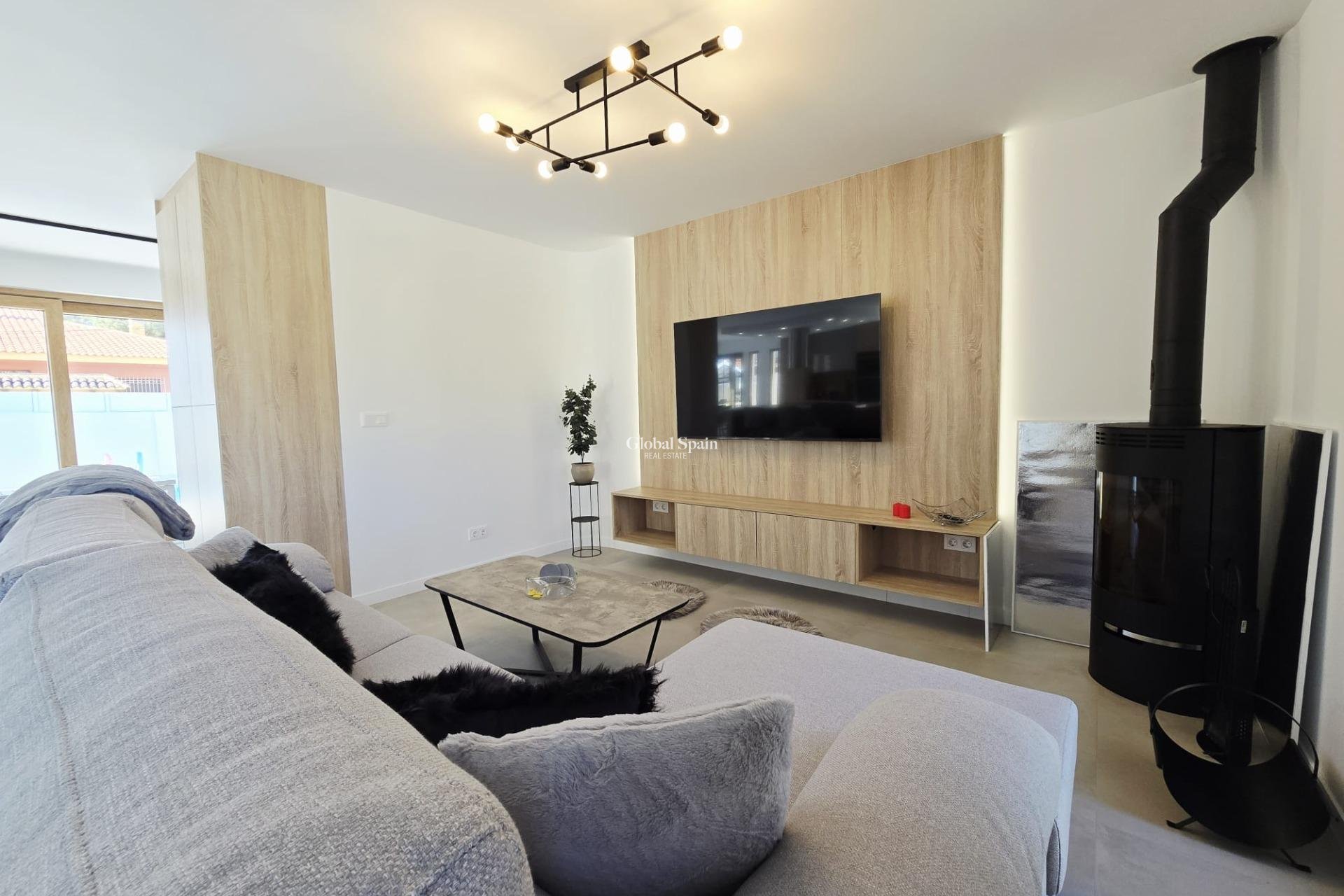 Resale - VILLA -
ORIHUELA COSTA - CABO ROIG