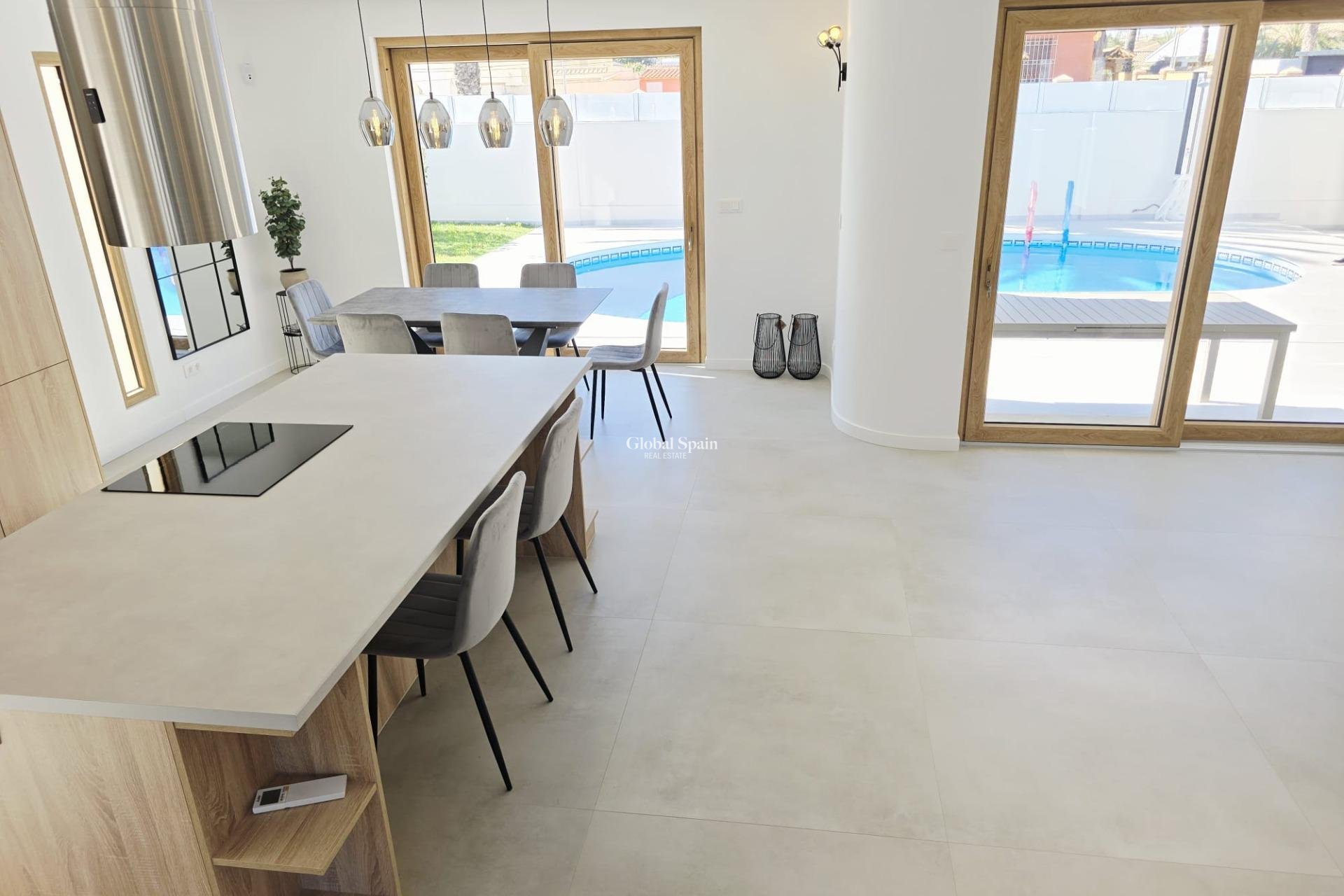Resale - VILLA -
ORIHUELA COSTA - CABO ROIG