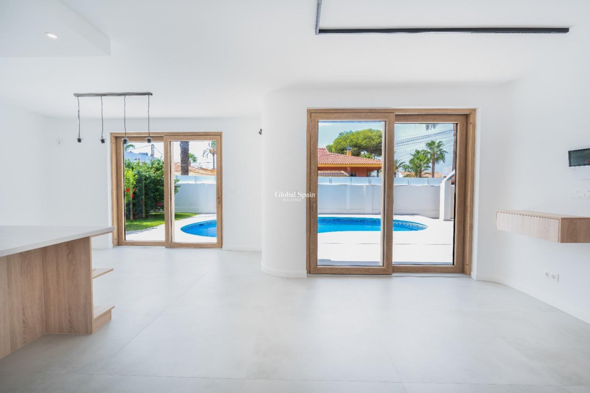 Resale - VILLA -
ORIHUELA COSTA - CABO ROIG