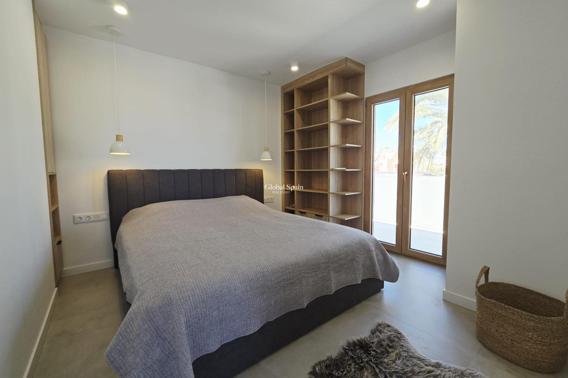Resale - VILLA -
ORIHUELA COSTA - CABO ROIG
