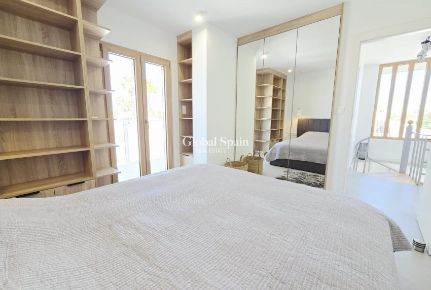Resale - VILLA -
ORIHUELA COSTA - CABO ROIG