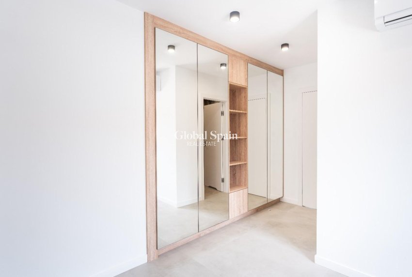 Resale - VILLA -
ORIHUELA COSTA - CABO ROIG