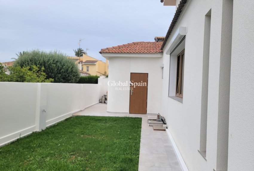 Resale - VILLA -
ORIHUELA COSTA - CABO ROIG