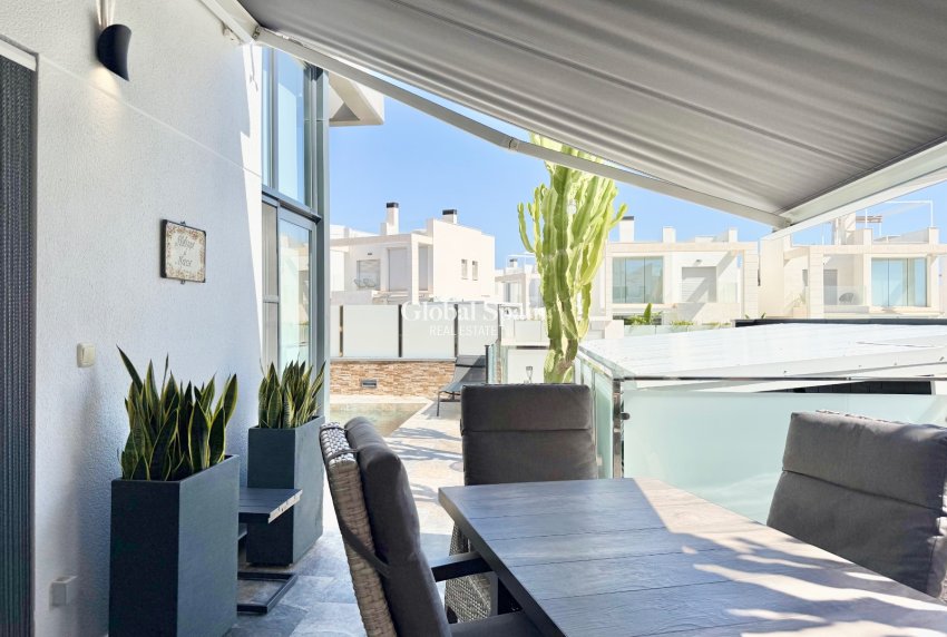 Resale - VILLA -
ORIHUELA COSTA - CABO ROIG
