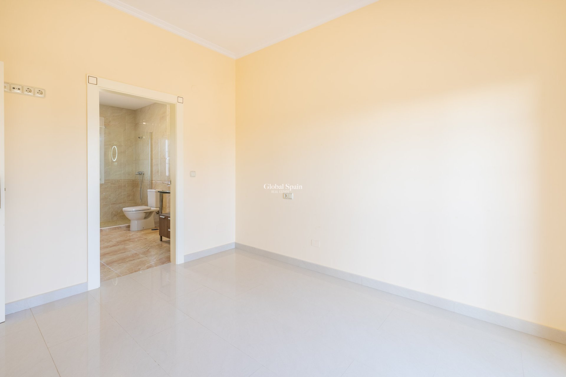 Resale - Villa -
ORIHUELA COSTA - CABO ROIG