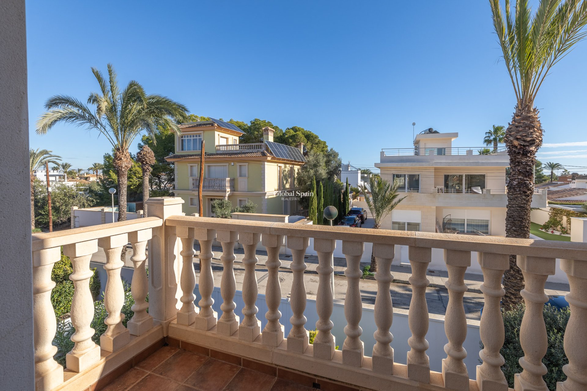 Resale - Villa -
ORIHUELA COSTA - CABO ROIG