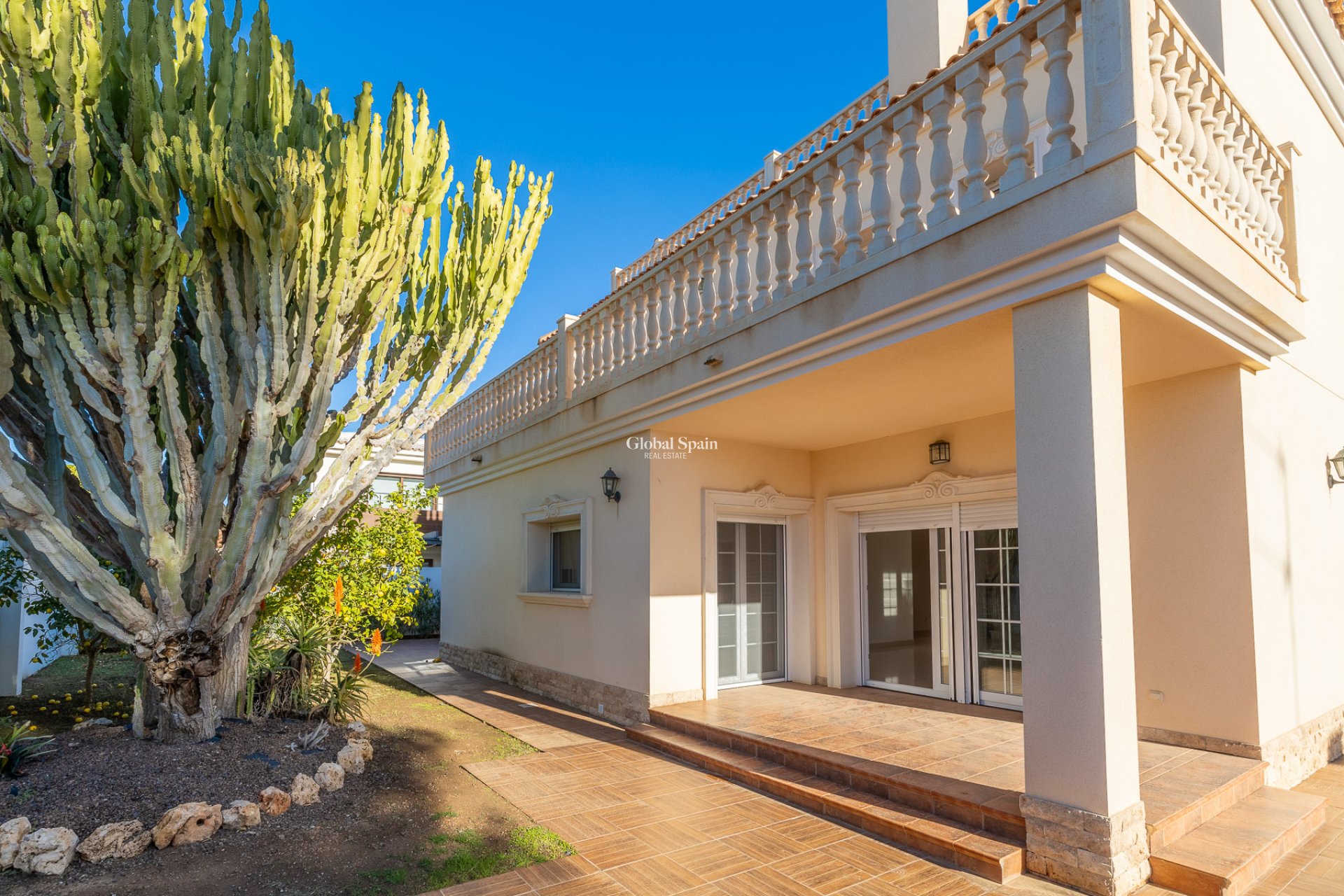 Resale - Villa -
ORIHUELA COSTA - CABO ROIG