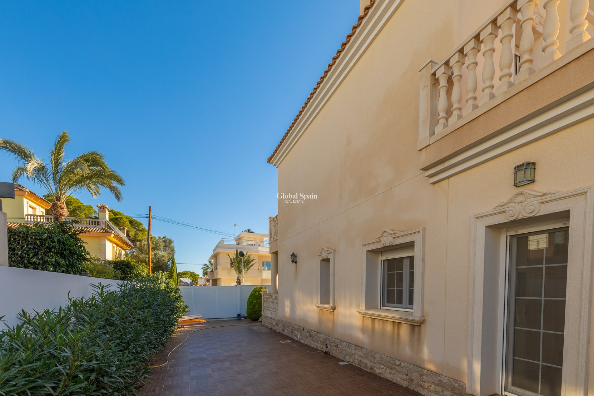 Resale - Villa -
ORIHUELA COSTA - CABO ROIG