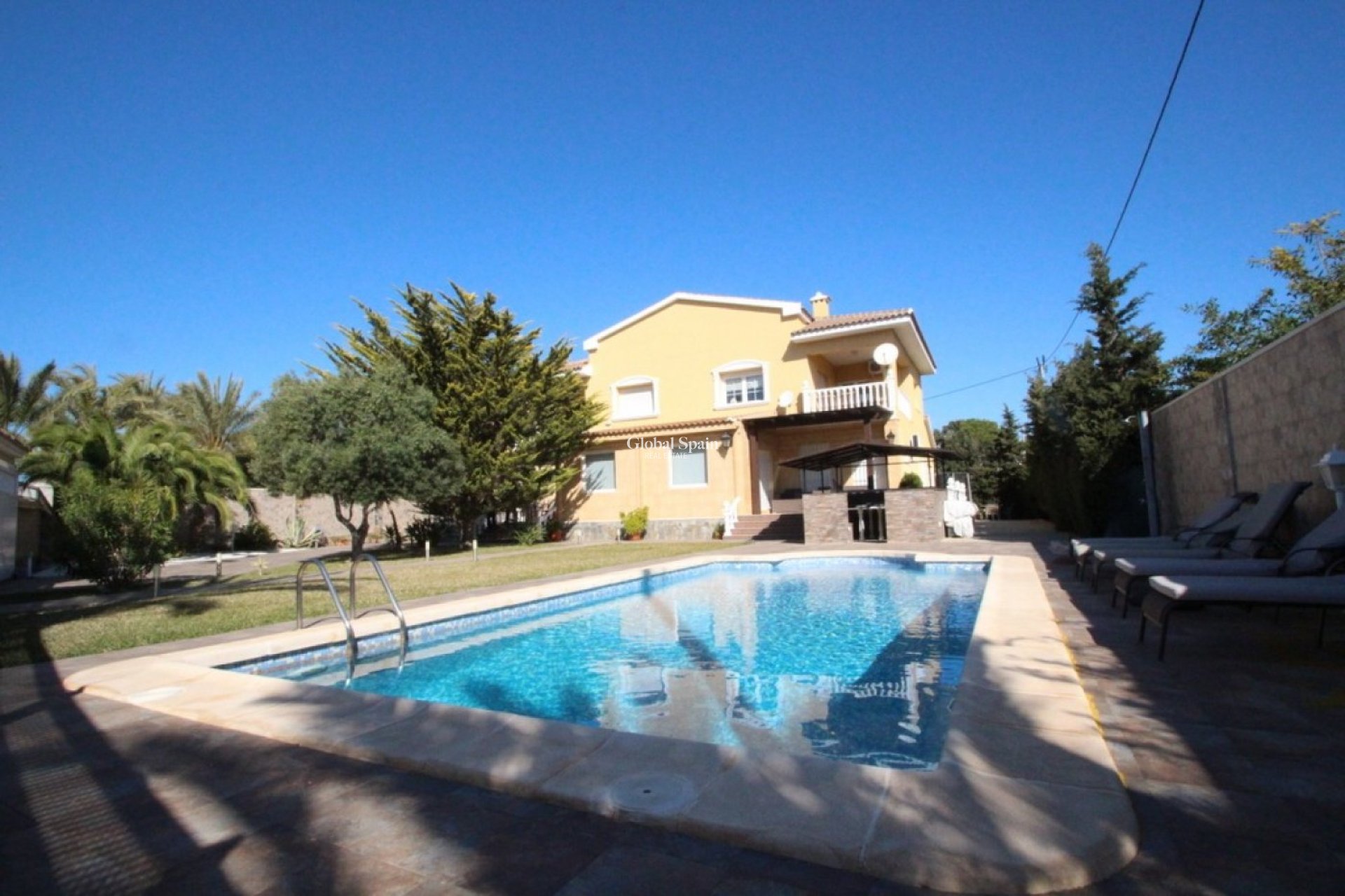 Resale - Villa -
ORIHUELA COSTA - CABO ROIG