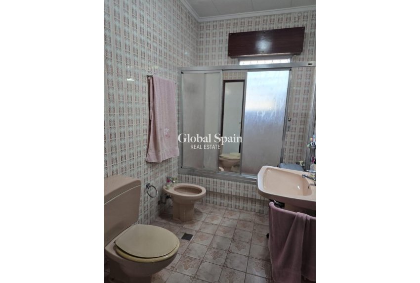 Resale - VILLA -
ORIHUELA COSTA - CAMPOAMOR