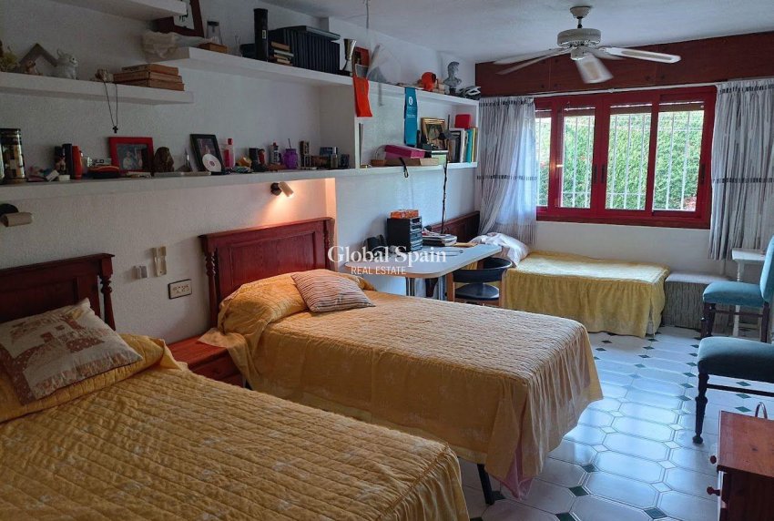 Resale - VILLA -
ORIHUELA COSTA - CAMPOAMOR